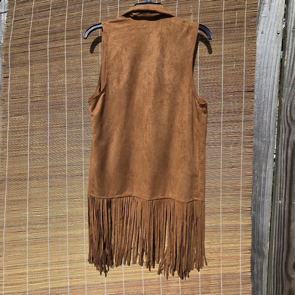 Faux Suede vest medium with fringe M - Picture 8 of 9
